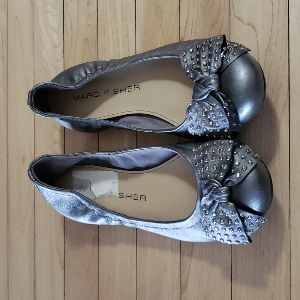 MARC FISHER Women's Metalic Gray Leather Ballet Flats Size 7.5